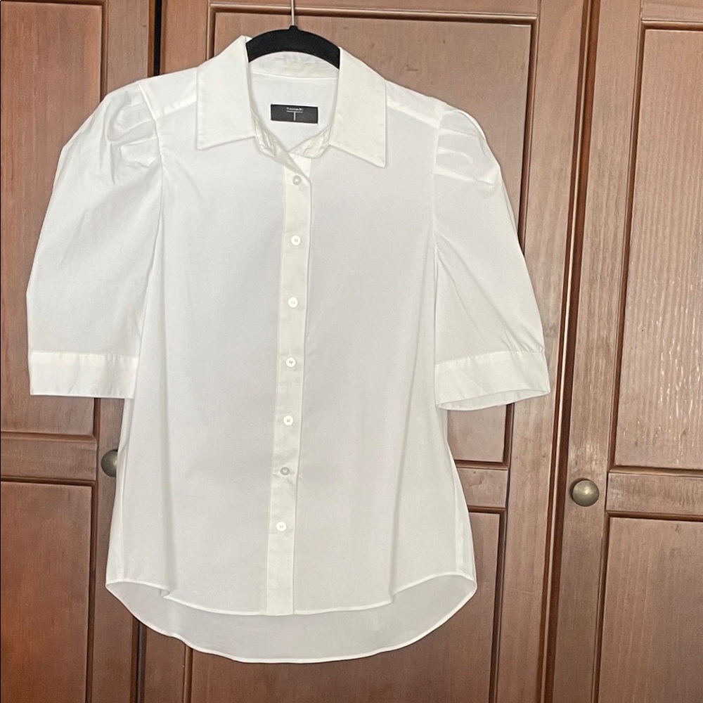 Tahari White Button-Up Shirt
